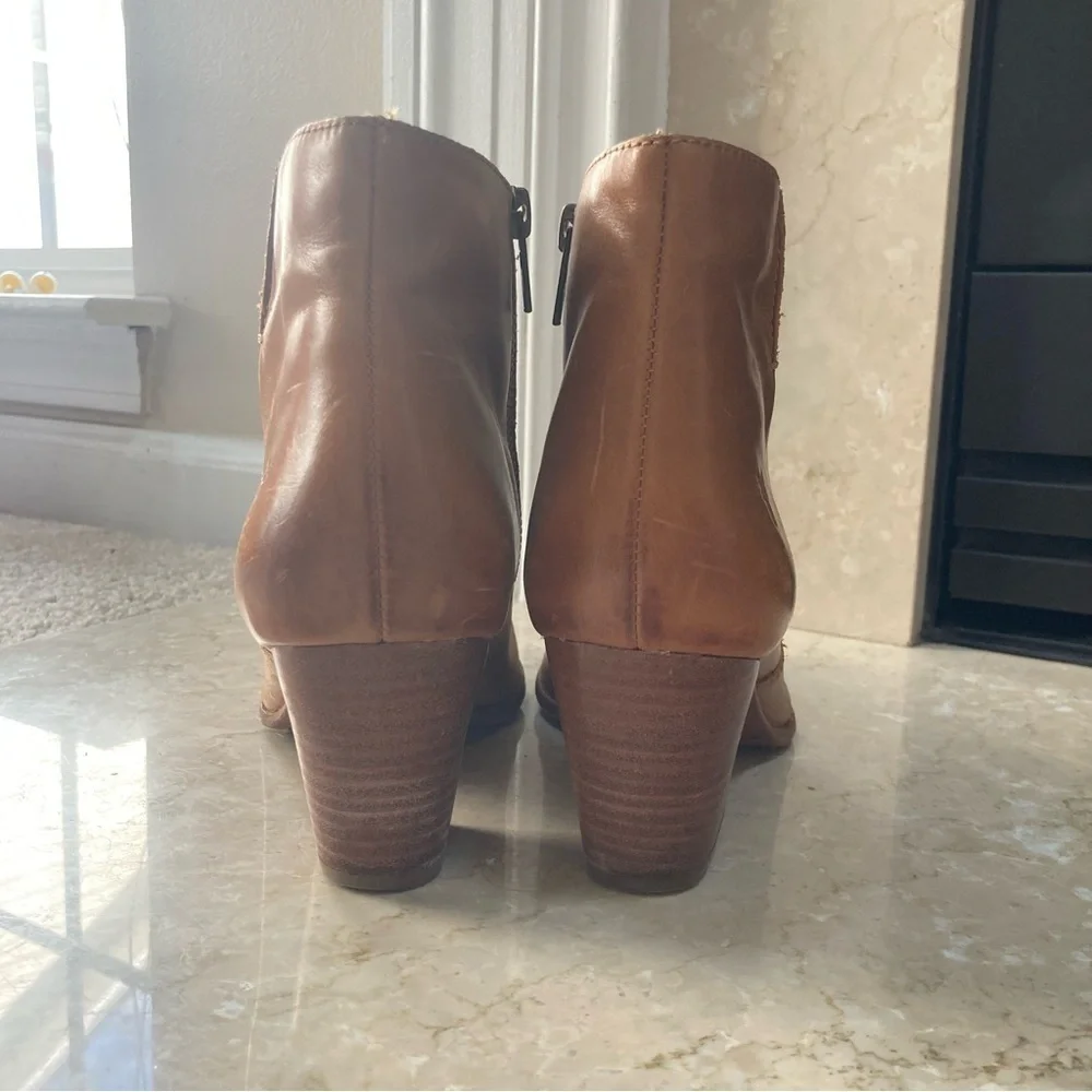 Frye Jennifer Western Leather Side Zip Ankle Boots in Carmel Cognac, Size 8